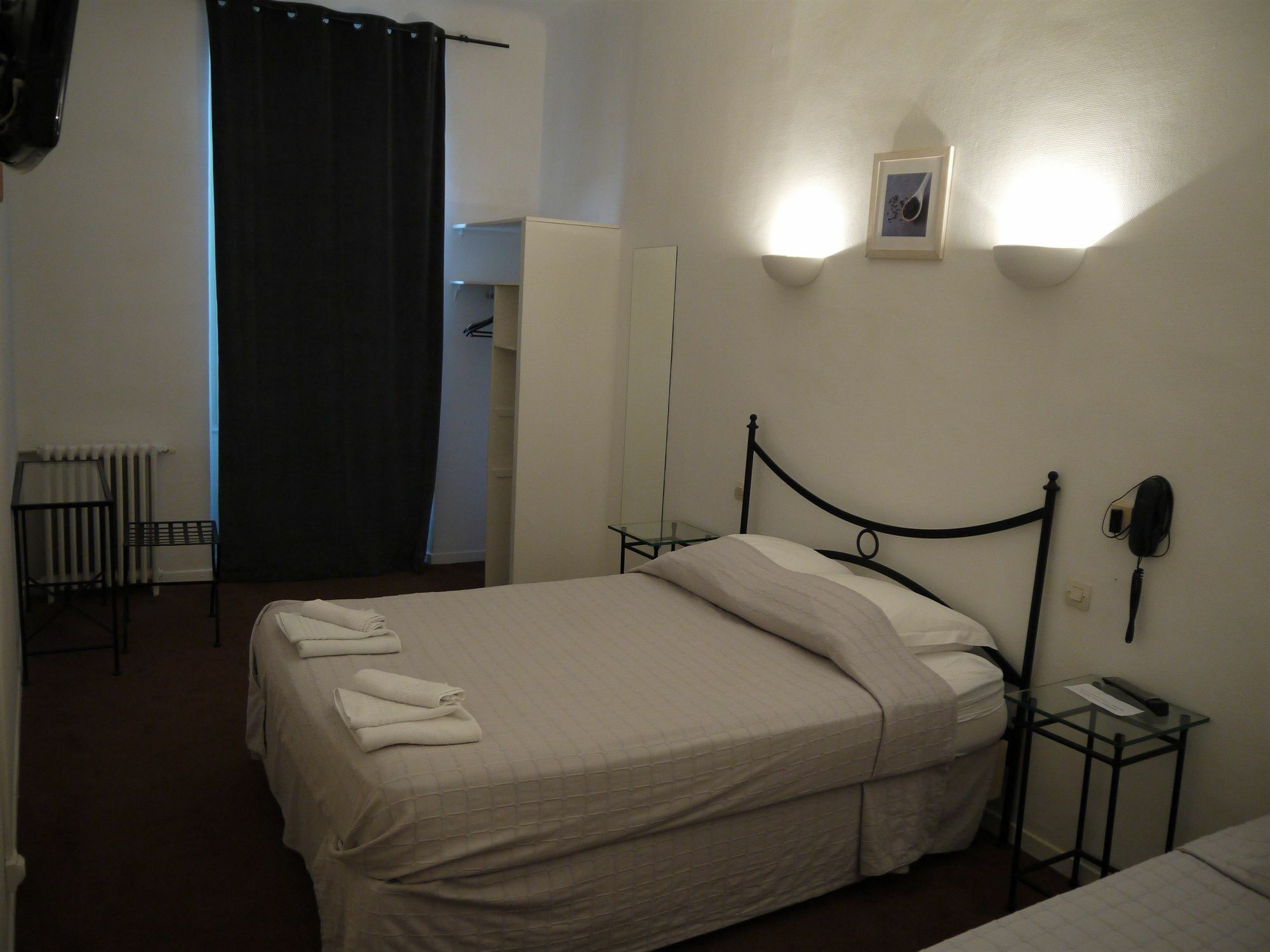 Hotel Portalet Hyères Eksteriør billede